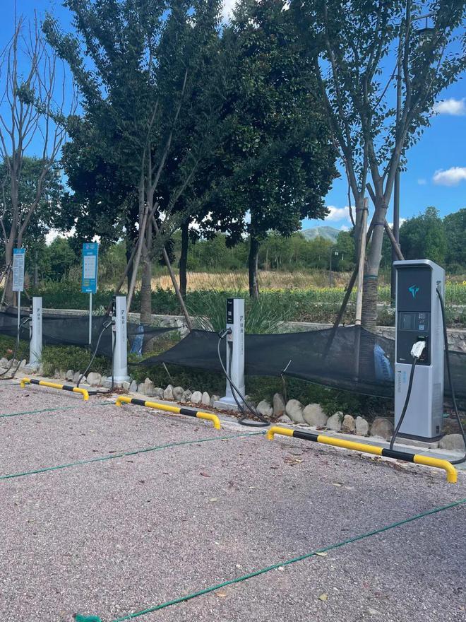 告別里程焦慮！新區新能源充電樁建設領跑全市，儲能技術賦能綠色出行新生態